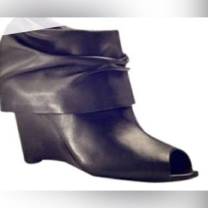BCBG BOOTIES